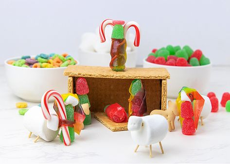 Graham Cracker Nativity Scene, Gram Cracker, Nativity Activity, The Christmas Story, Mini Candy Canes, Holiday Activities For Kids, Sunday School Kids, Fruit Roll, Fruit Roll Ups