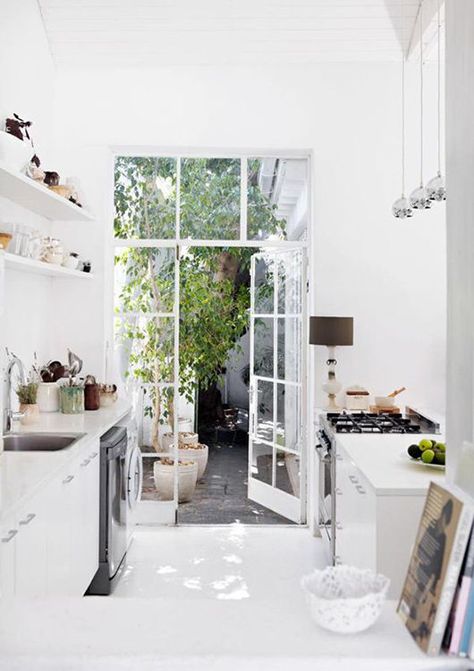 kitchen styling.. Inspiration Kitchen, Kitchen Doors, Design Del Prodotto, Tiny Kitchen, Scandinavian Home, Home Fashion, Decoration Design, Dream Kitchen, 인테리어 디자인