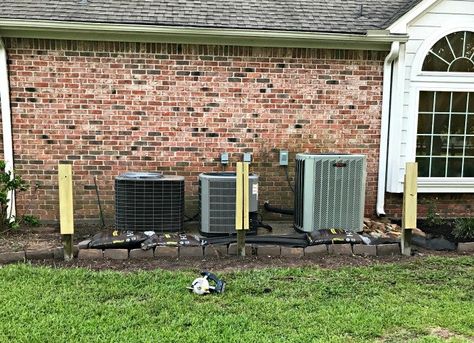 Build a Removable Trellis Screen to Hide Your Air Conditioners Ways To Hide Ac Unit Outside, Fence To Hide Air Conditioner, Ac Fence Ideas, Landscape Around Air Conditioner Unit, How To Hide Air Conditioner Unit Outside, Hide Ac Unit Outside, Hide Air Conditioner Unit Outdoor, Driveway Curb Appeal, Hide Ac Units