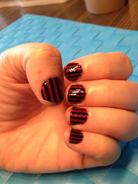 Sparkly red and black stripes:) Strip Nails, Nails With Red, Black Nails, Red And Black, Black Stripes, Class Ring, Stripes, Nails, Red