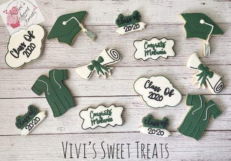 Green and white graduation sugar cookies decorated with royal icing Green Graduation Gown, Graduation Gown Cookies, Graduation Sugar Cookies, Grad Cookies, Cookies Decorated With Royal Icing, Graduation Cookies, Graduation Gown, Royal Icing Decorations, Graduation Parties