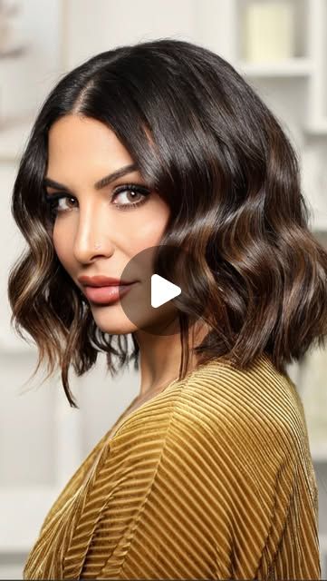 Glam Girl Gabi on Instagram: "How to wave your hair using a clamp curling iron 💕 
I am using a 1-inch iron from @babyliss 
Leave your questions if you have them! 👇🏼 
Comment "link" below for a link to the curling iron!

#bobhaircut #howtowaveyourhair #bobhairstyles #bobhairstyle #bobhaircuts #bluntbob #bluntbobhaircut #bluntbobcut #styleyourbob" Glam Girl Gabi, How To Wave Your Hair, Clamp Curling Iron, Waves For Short Hair, Beach Waves For Short Hair, How To Curl Short Hair, Straight Bob, Glam Girl, Curling Iron