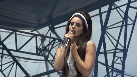 Lana Del Rey Million Dollar Man Live, Million Dollar Man Lana Del Rey, Lana Del Ray, Million Dollar, Twin Sisters, Lana Del Rey, Queen, Concert, Quick Saves