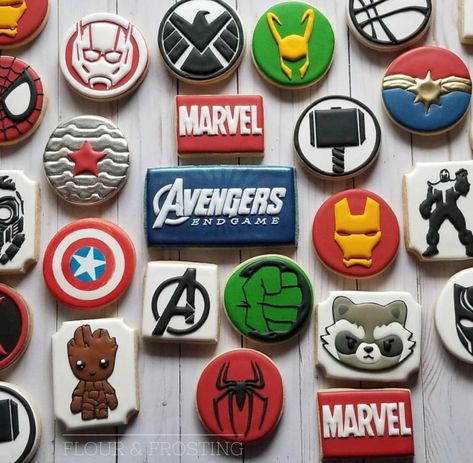 Marvel Cookies, Marvel Marathon, Marvel Cupcakes, Marvel Cakes, Marathon Ideas, Avengers Cookies, Superhero Cookies, Marvel Birthday Party, Marvel Party