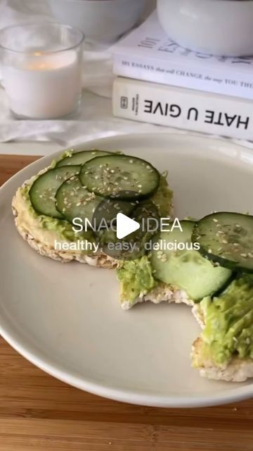 Glam HomeDesign on Instagram: "Breakfast or snack idea;
•
•
By @thehealthy_version 
•
•
•Ingredients:
- 2 (or more) rice cakes
- 1/2 avocado
- 1 egg
- Hummus
- Cucumber slices
- Some olive oil
- Salt & pepper
- Sesame seeds (for garnish)

Instructions:
1. Prepare the Avocado Mash:
 - In a bowl, mash the avocado with a fork.
 - Hard-boil the egg, peel it, and mash it into the avocado mixture.
 - Add a drizzle of olive oil, salt, and pepper to taste. Mix well.

2. Assemble the Rice Cakes:
 - Spread a layer of hummus on each rice cake.
 - Top the hummus with the avocado and egg mash.

3. Add the Finishing Touches:
 - Place a few cucumber slices on top of the avocado mash.
 - Sprinkle sesame seeds over the cucumber slices.

4. Enjoy!
•
•
•
@thehealthy_version 

#breakfast #breakfastideas #snac Hummus Cucumber, Avocado Mash, Avocado And Egg, Pepper Recipe, Cucumber Slices, Avocado Hummus, Instagram Breakfast, Rice Cakes, The Egg