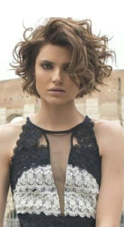 Hairstyles short curly hair perms 31+ Best ideas #hair #hairstyles #curlyhairbob - #curly #curlyhairbob #hairstyles #ideas #perms #short - #cutehairstyle #hairideas #cutehairstyle #hairdesign Short Curly Hairstyles For Women, Layered Curly Hair, Curly Hair Updo, Curly Hair Inspiration, Curly Hair With Bangs, Curly Hair Routine, Hairstyles Over 50, Permed Hairstyles, Curly Hair Men