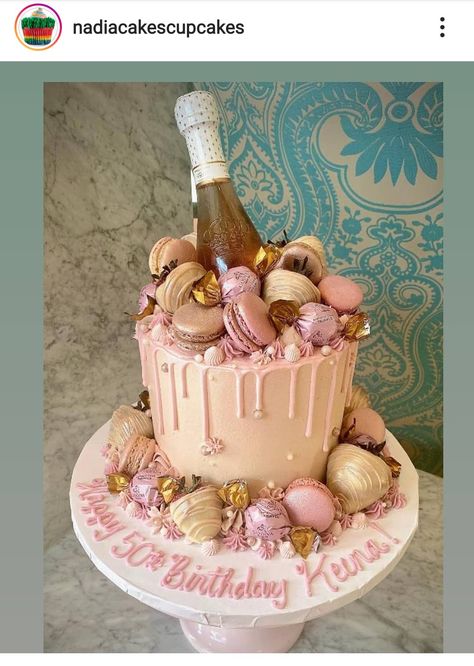 Birthday Cake With Champagne Bottle, Cake With Champagne Bottle On Top, Champagne Cake Design Birthday, Champagne Cake Design, Champagne Birthday Cake, Wine Cakes, Prosecco Cake, Green Birthday Cakes, Pink Champagne Cake