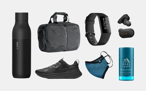 10 Gym Bag Essentials For Men | GearMoose Gym Bag Aesthetic Men, Gym Accessories For Men, Gym Essentials For Men, Gym Bag Essentials Mens, Gym Gear For Men, Gym Bag Men, Gym Bag For Men, Collage Dorm, Small Gym Bag