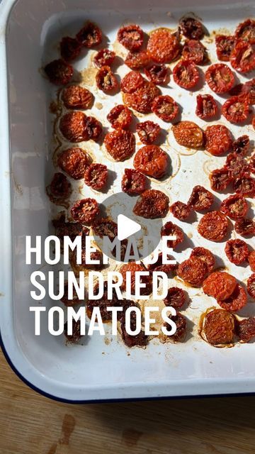 Yellow Cherry Tomato Recipes, Cherry Tomato Recipes, Sundried Tomatoes, Reducing Waste, Baking Tray, Tomato Recipes, Appetizer Dips, Canned Food, Me Clean