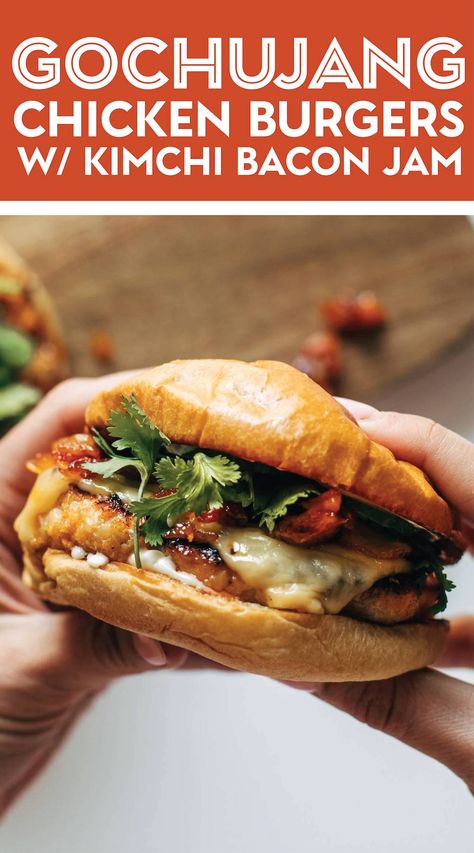 Gochujang Chicken Burgers with Kimchi Bacon Jam! Wow wow wow! These Gochujang Chicken Burgers are next-level good. And a perfectly sweet-spicy kimchi bacon jam piled high on top? Yes, please! #burger #kimchi #easyrecipe Spicy Kimchi, Gochujang Chicken, Bacon Jam Recipe, Spicy Burger, Pinch Of Yum, Cibo Asiatico, Wow Wow Wow, Chicken Sliders, Burger Toppings