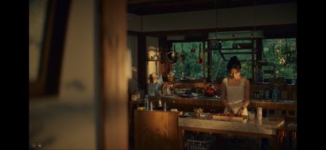 Kitchen Movie Scene, Kitchen Cinematography, Natural Light Kitchen, Kitchen Scene, Scene Aesthetic, Night Film, Environmental Portraits, Commercial Ads, Best Ads