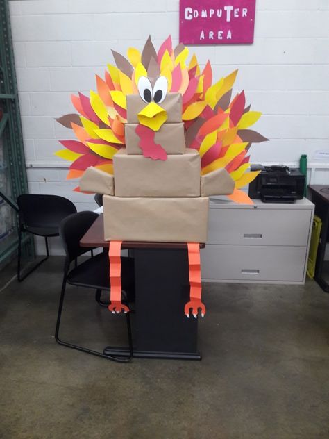 Big Turkey Craft, Giant Turkey Craft, Thanksgiving Float Project, Thanksgiving Daycare, Turkey Project, Diy Turkey, Leasing Agent, Thanksgiving School, Thanksgiving Crafts Preschool