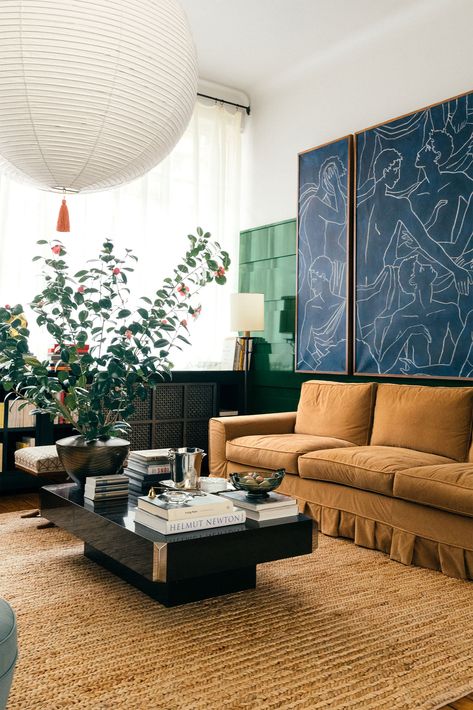 Looking to make an impact? Put designer Fabrizio Casiraghi on speed dial now. #greenlacqueredwalls #parisianloft #chicinteriors #chiclivingroom #elledecor Paris Loft, Pierre Jeanneret, Up House, Style Deco, French Country House, A Living Room, Interior Inspo, Elle Decor, Living Room Inspiration