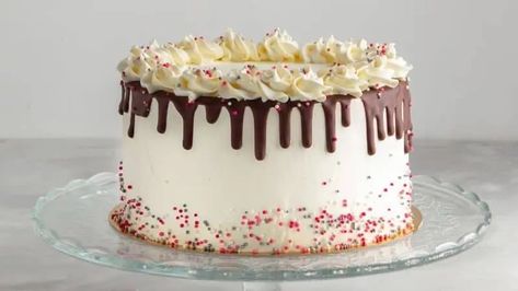 How To Make Whipped Icing Like Walmart? (Your Full Guide) Walmart Frosting Recipe, Walmart Whipped Icing Recipe, Walmart Whipped Frosting Recipe, Whipped Icing Recipes, Walmart Birthday Cakes, Cool Whip Frosting, Whipped Cream Icing, Whipped Buttercream, Whipped Icing