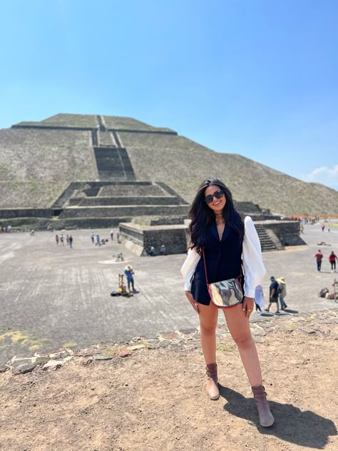 Teotihuacan Outfit, Insta Photo Ideas, Insta Photo, Mexico City, Picture Ideas, Photo Ideas, Teotihuacan