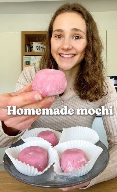 Homemade Mochi, Ice Cream Mochi, Cream Mochi, Make Your Own Ice Cream, Sweet Rice Flour, Mochi Recipe, Mochi Ice Cream, Vegan Challenge, Glutinous Rice Flour