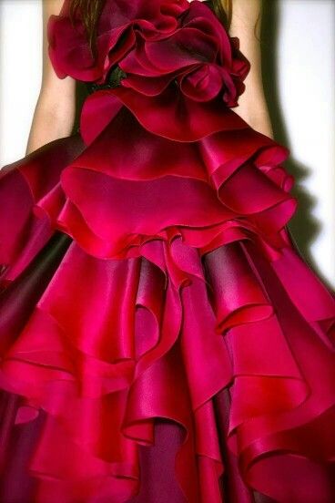 Marchesa Detail Couture, Mode Glamour, Olivia Palermo, Gorgeous Gowns, Marchesa, Wearing Red, Gigi Hadid, Mode Inspiration, Beautiful Gowns