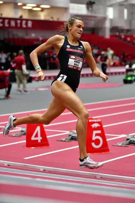 •Heptathlon •USA🇺🇸 Anna Hall Track, Anna Hall, Running Aesthetic, Life Drawing Pose, Heptathlon, Why I Run, Athletic Girls, Running Inspiration, Motivation Goals