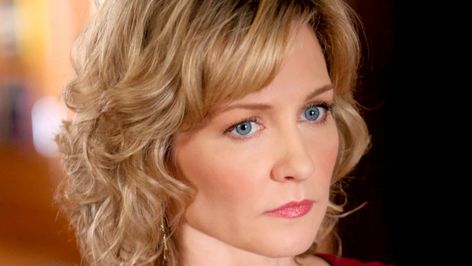 The real reason Amy Carlson left Blue Bloods Amy Carlson, Donnie Wahlberg, Blue Bloods, Season 8, The Cast, Hottest Trends, What Happened, Fashion Lifestyle, Celebrity News