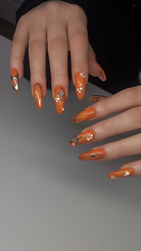 Orange Silver Nails, Orange And Silver Nails, Orange Red Nails, Neon Nail Designs, Orange Nail, Aurora Nails, Mirror Nails, Y2k Nails, Aesthetic Y2k