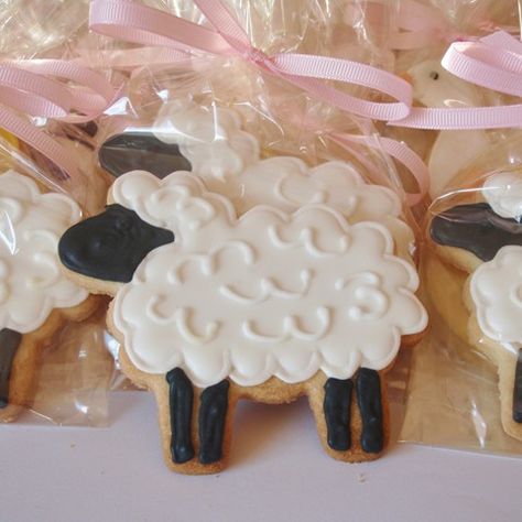 Lamb Sugar Cookies Decorated, Goat Decorated Cookies, Sheep Royal Icing Cookies, Sheep Sugar Cookies Decorated, Lamb Cookies Decorated, Sheep Sugar Cookies, Sheep Desserts, Sheep Cookies Decorated, Lamb Cookies