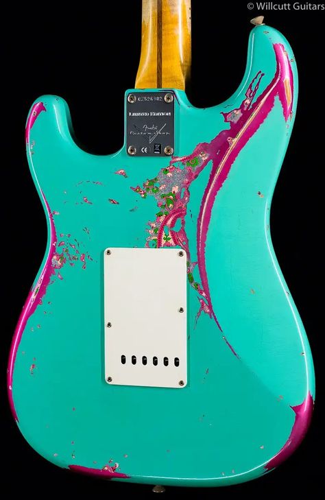 Green Stratocaster, Crow Pictures, Sg Guitar, Custom Fender, Fender Strat, Electric Guitar Design, Guitar Photos, Unique Guitars, Cool Electric Guitars