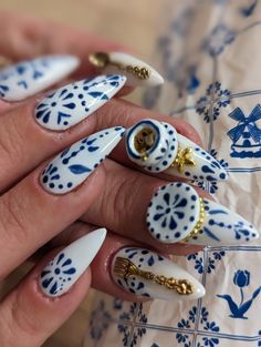 China Glass Nails, Porcelain China Nails, Porcelain Acrylic Nails, White And Blue China Nails, China Dish Nails, Fine China Nails Design, China Blue Nails, China Inspired Nails, Ceramic Nail Art