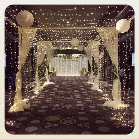 Outdoor Sangeet Decor Night, Wedding Walkway, Indian Wedding Decorations Receptions, Night Wedding Decor, Wedding Hall Decorations, Wedding Entrance Decor, Lights Wedding Decor, Wedding Stage Design, Wedding Planning Decor