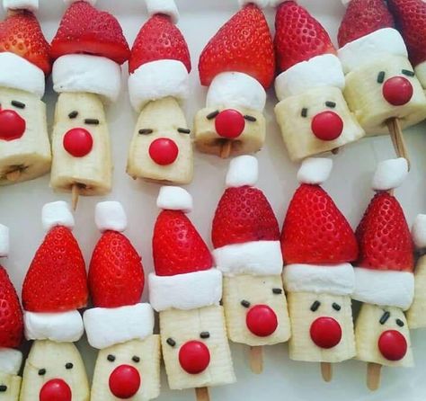 Santa Bananas, Daycare Menu Ideas, Banana Christmas, Santa Snacks, Xmas Desserts, Daycare Menu, Christmas Buffet, Easy Christmas Treats, Christmas Pj