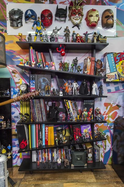 Sala Nerd, Geek Bedroom, Attic Game Room, Comic Room, Geek Home Decor, Marvel Room, Geek Room, Nerd Room, Nerd Cave