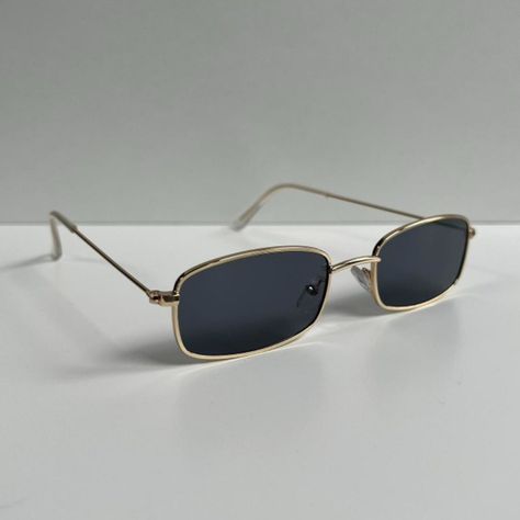 Vintage Y2k 90s 2000s Unique Slim Style Gold Trim Sunglasses Gold Trim With A Dark Lens These Sunnies Are Unisex! Uva And Uvb Protection Brand New #Sunglasses #Shades #Sunnies #Fashion 90s Sunglasses Men, Small Sunglasses 90s, Early 2000s Sunglasses, Men’s Sunglasses, 90 Sunglasses, 90s Sunglasses Vintage, Minimalist Sunglasses, 90s Shades, Sunglasses 2000s