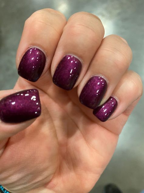 Queen Of Grape Nail Polish, Dnd Queen Of Grape, Dnd Purple Gel Polish Colors, Dnd Nail Designs, Dnd Purple Gel Polish, Plum Acrylic Nails, Purple Nails Dip, Dnd Gel Polish Colors Fall, Fall Nails Dnd Gel