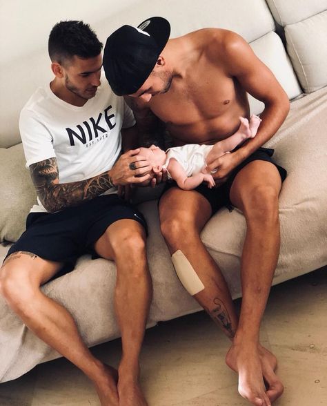 Lucas Hernandez, Tottenham Hotspur Players, Interpersonal Relationship, Tottenham Hotspur, Physical Health, Football Players, First Love, Soccer, Football