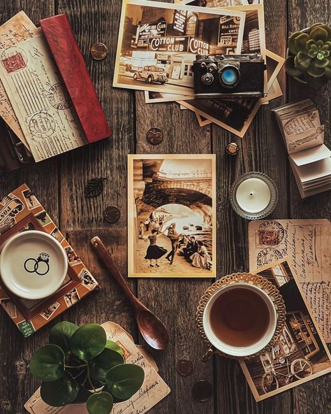 Graphic Design Flatlay, Vintage Flatlay, Old Fashioned Photos, Flatlay Photography, Flat Lay Photos, Flatlay Styling, Flat Lays, Flat Lay Photography, Vintage Postcard