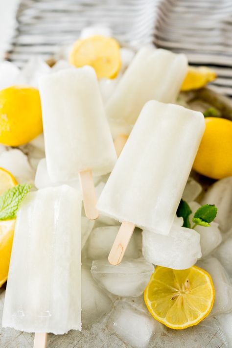 Cough Remedies For Adults, Summer Popsicle Recipes, Lemon Popsicles, Ice Lolly Recipes, Homemade Fruit Popsicles, Lemonade Popsicles, Healthy Popsicle Recipes, Homemade Cough Syrup, Homemade Cough Remedies