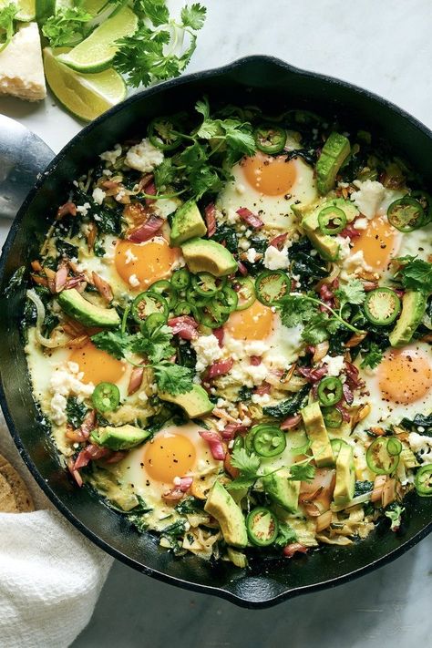 Green Shakshuka, Recipes Chili, Lime Recipes, Breakfast Party, Pasta Food, Nyt Cooking, Cast Iron Skillet, Iron Skillet, Palak Paneer