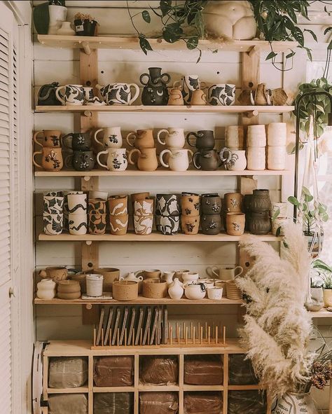 Pottery Booth Display, Art Studio Storage, Pottery Cafe, Pottery Display, Ceramic Store, Studio Shed, Art Studio Space, Art Studio Room, Pottery Store