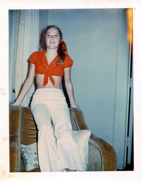 vintage everyday: The 1960s: The Typical Age of Youth – A Look Back At The Daily Life of '60s Teenage Girls 60s Girls Fashion, 60s Teenage Fashion, 70s Polaroids, 1960s Teen Fashion, Cruising Outfits, 70s Wardrobe, 60s Outfits, 60s Vibes, 60s Aesthetic