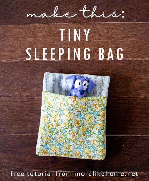 Tiny sleeping bags for small dolls and figures are a perfect stocking stuffer! Plus they are so quick and easy to make, and can be made with fabric scraps! Sleeping Bag For Dolls, Diy Doll Sleeping Bag, Doll Sleeping Bag Tutorial, Doll Sleeping Bag Pattern, Diy Sleeping Bag, Sleeping Bag Pattern, Small Soft Toys, Shoebox Ideas, Baby Doll Carrier