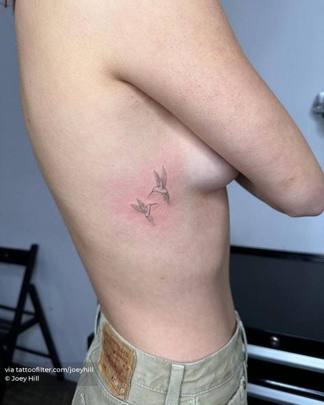 Hummingbird Tattoo Danty, Humming Bird Spine Tattoo, Bird Tattoo On Rib Cage, Two Small Hummingbird Tattoo, Hummingbird Side Tattoo, Rib Hummingbird Tattoo, Multiple Hummingbird Tattoo, Dainty Animal Tattoos For Women, Vintage Bird Tattoos For Women