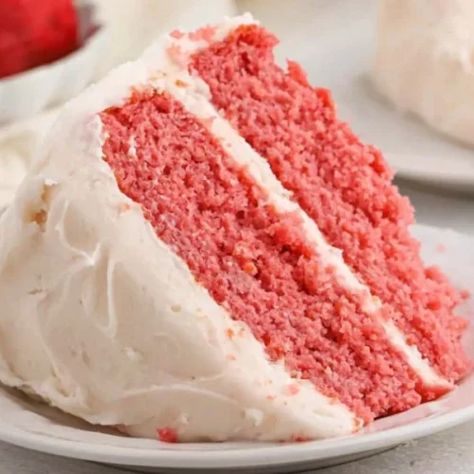 Paula Deen Strawberry Cake Recipe - Bakery Cooks Strawberry Cake Recipe, Strawberry Vanilla Cake, Strawberry Cake Recipes, Leftover Cake, White Cake Mixes, Soften Cream Cheese, Cheese Flavor, Paula Deen, Round Cake Pans