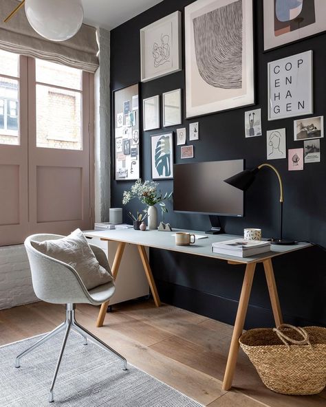 Gbeke | DIY Home Blogger (@simplicityfordesigns) posted on Instagram: “Image: @catesthill  ⠀ Creating your home office is NOT like decorating your cubicle at work. It should be a fun and enjoyable experience.…” • Aug 22, 2020 at 5:40pm UTC Hidden Office, Rumah Moden, Hiasan Dalaman Rumah, Office Hacks, Reka Bentuk Dalaman, Interior Kantor, Outfit Office, Minimalist Home Office, Minimalist Desk