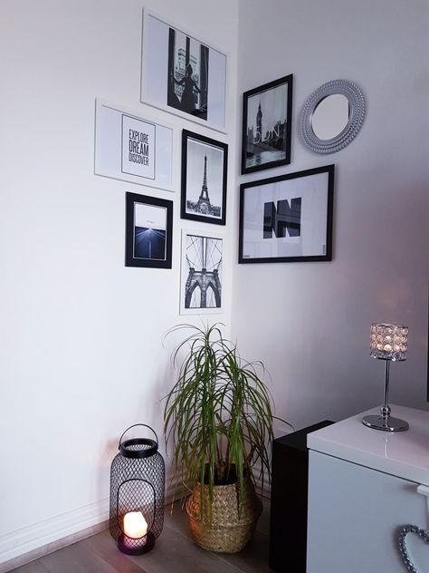 Picture Wall Corner Ideas, Corner Gallery Wall Office, Pictures In Corner Of Wall, Picture Wall Ideas Corner, Corner Gallery Wall Ideas, Corner Wall Photo Collage, Corner Wall Picture Collage, Corner Picture Collage, Corner Collage Wall