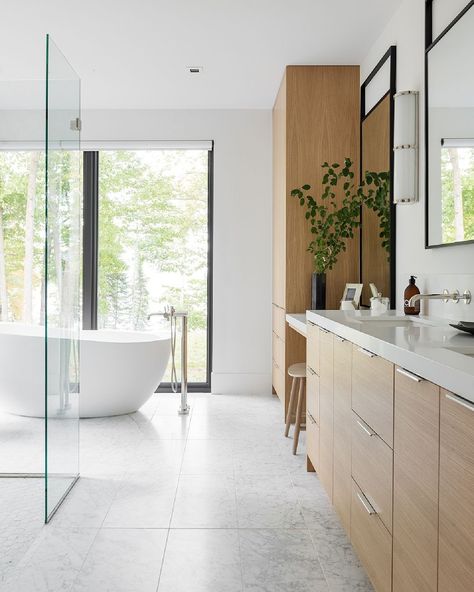 Studio McGee on Instagram: “To-do this weekend: 🛁 #swanlakehouse” Sustainable Interior Design, Beautiful Bathroom Designs, New Interior Design, Bonus Rooms, Studio Mcgee, Beautiful Bathrooms, Modern Bathroom Design, Interior Design Trends, Luxury Bathroom