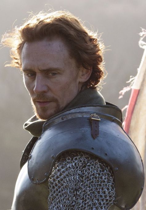 Tom Hiddleston as Henry V - The Hollow Crown King Henry V, Loki And Sigyn, Tom Hiddleston Quotes, Tom Hiddleston Funny, Hollow Crown, The Hollow Crown, Henry V, Richard Iii, King Henry