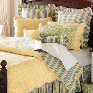 Country Bedrooms, Toile Bedding, Blue Linen Bedding, Cottage Bed, French Country Bedrooms, Yellow Bedding, Slaap Lekker, White Linen Bedding, Bedrooms Decor