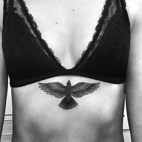 Tattoo Under Breast, Lotusblume Tattoo, Sternum Tattoos, Underboob Tattoo Designs, Vogel Tattoo, Underboob Tattoo, Medusa Tattoo, Spiritual Tattoos, Sternum Tattoo