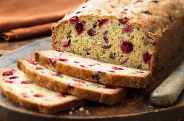 Pain aux canneberges Ocean Spray vu sur le blog de Nancy Zieman Cranberry Nut Bread Recipe, Cranberry Nut Bread, Orange Bread Recipe, Cranberry Walnut Bread, Cranberry Bread Recipes, Cranberry Thanksgiving, Ocean Spray Cranberry, Nut Bread Recipe, Cranberry Orange Bread