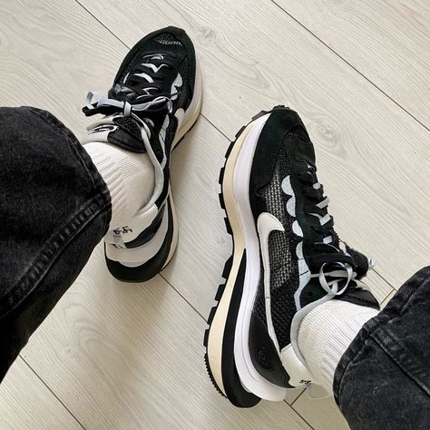 Nike Sacai, Vapor Max, Fashion Shoes Sneakers, Nike Vapor, Beach Shoes, Air Max Sneakers, Fashion Inspo Outfits, Sneakers Fashion, Nike Air Max