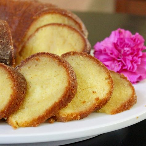 Rum Cake Recipe From Scratch, Rum Cake Recipe Easy, Tortuga Rum Cake, Caribbean Rum Cake, Boozy Baking, Rum Cakes, Liquor Cake, Alcohol Cake, Rum Cake Recipe